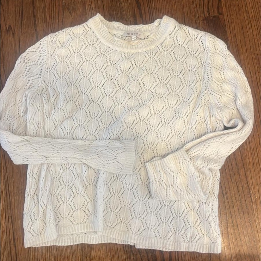 Marea sweater size medium